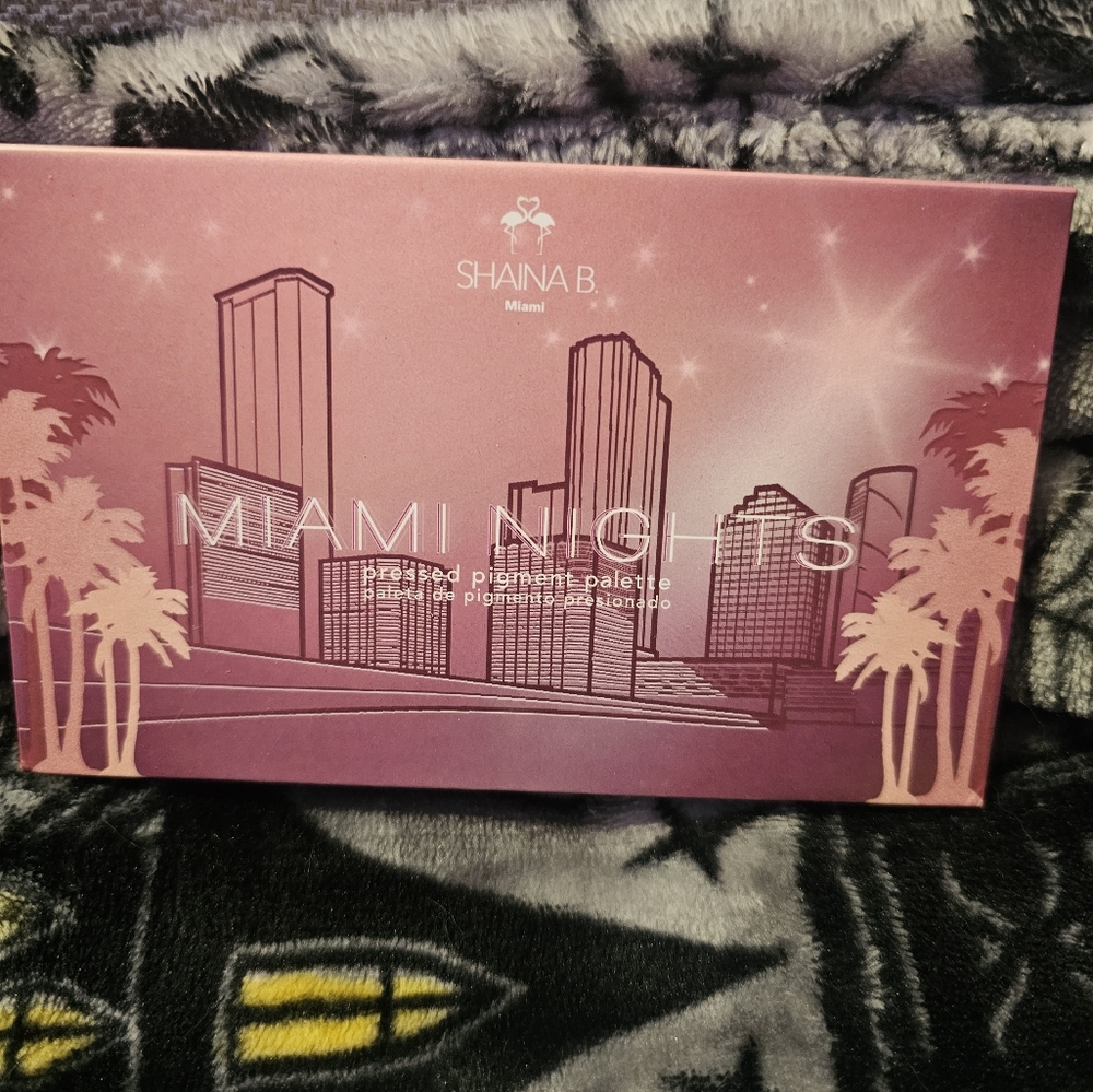 Miami nights eyeshadow pallet